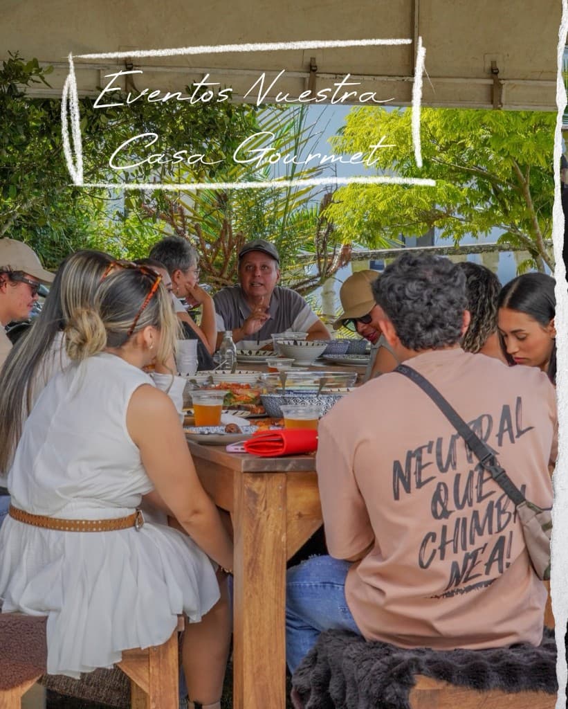 Brewpub con pizzas y mesa compartida